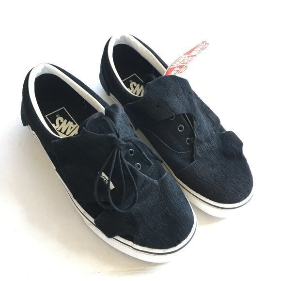 RARE New Vans Old Skool Fur Black Sneakers Low-Top Skate‎ Shoes 721454 M 5 W 6.5 - Picture 1 of 6